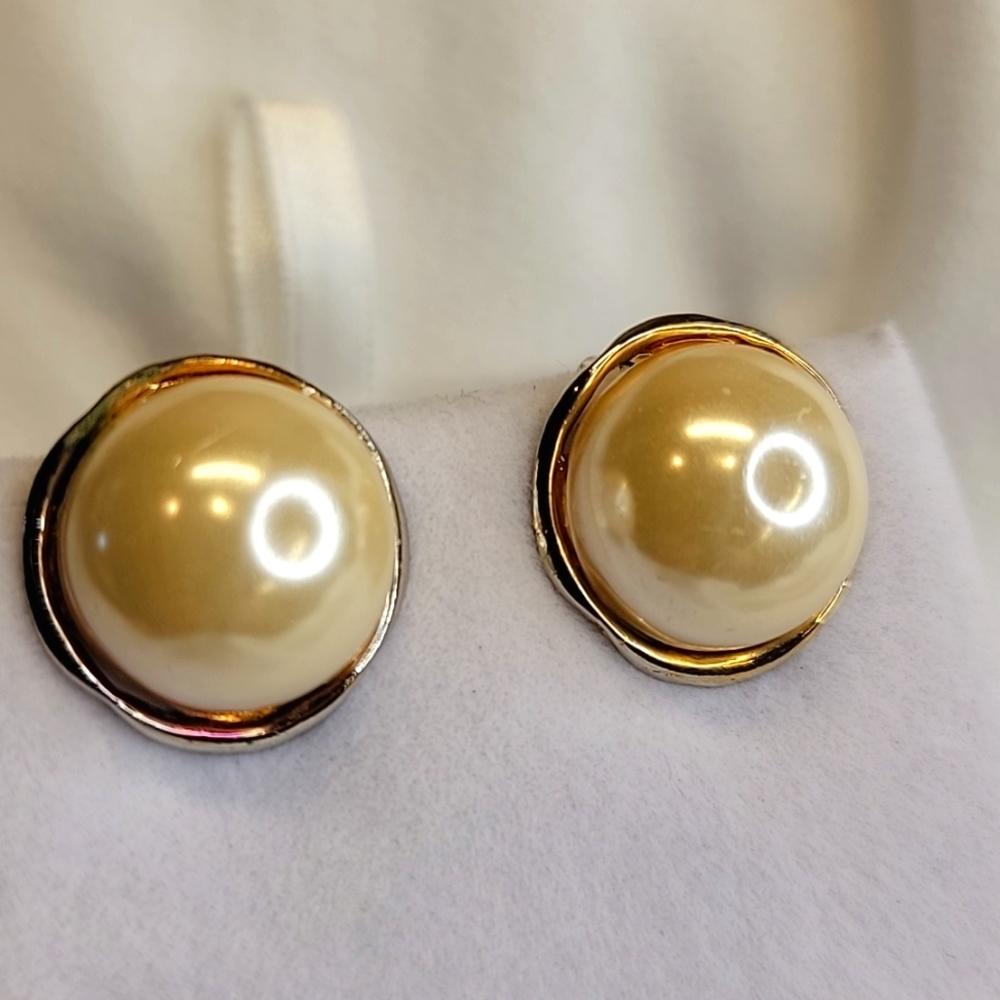 Vintage Faux Pearl Earrings CLIP-ON Costume Statement Jewelry ✨️
